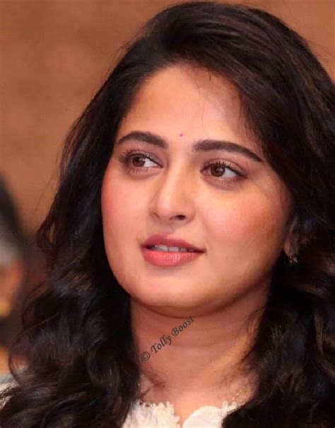 Hyderabadi Actress Anushka Shetty Oily Face Closeup Photos Beautiful