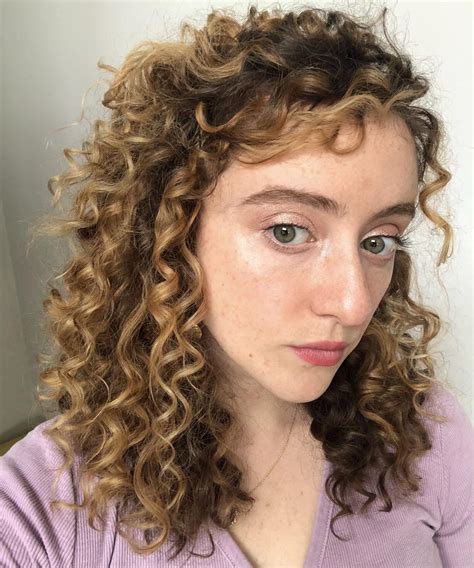 Overnight Heatless Sock Curls Are A Game Changer See Instructions In