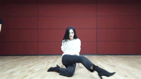 Fei Shows Off Her Spicy Dance Practice For Hello All Access Asia
