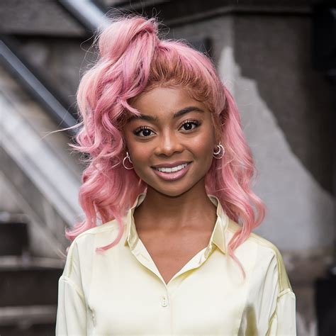 Jessie nimmt den job als nanny für familie ross an, die aus einem leiblichen und drei adoptierten kindern besteht. 19+ Populer Images of Skai Jackson - Swanty Gallery