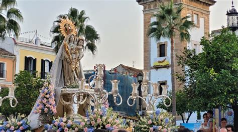 La Virgen de la Palma procesiona por las calles de Algeciras en el año