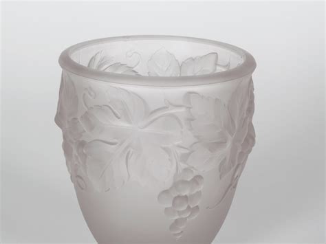 Vase Etling En Verre Opalescent Ib07752 Bellamysworld