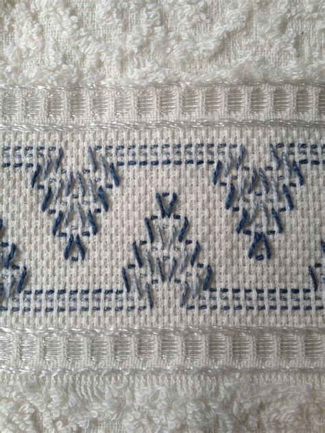 Punto Yugoslavo Más Swedish Embroidery Towel Embroidery Beaded