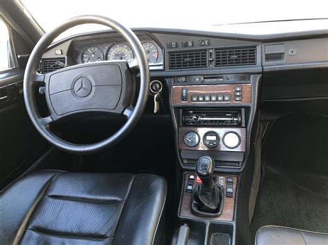 This Is The Coolest Feature Of The Mercedes Benz 190e 23 16