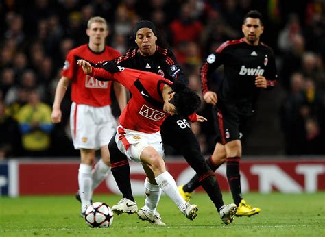 Oddspedia provides manchester united ac milan betting odds from 70 betting sites on 37 markets. Ronaldinho in Manchester United v AC Milan - UEFA ...