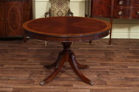 High End Mahogany Dining Table In A Walnut Finish 48 To 66
