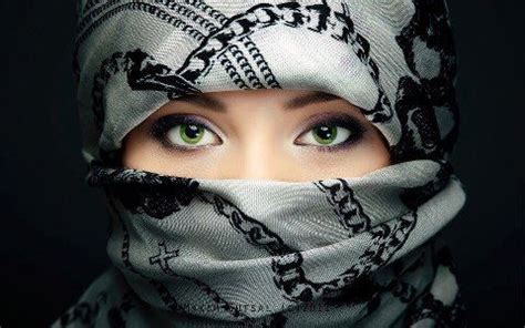 Smokey eyes für grüne augen schminken. Pin von تغريد شاهين auf Places to Visit | Niqab-augen ...