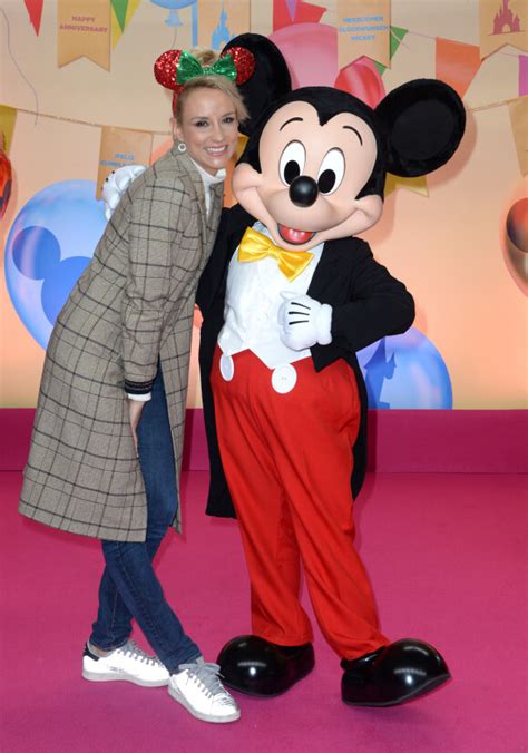 Photo Elodie Gossuin Célébration Des 90 Ans De Magie Avec Mickey à