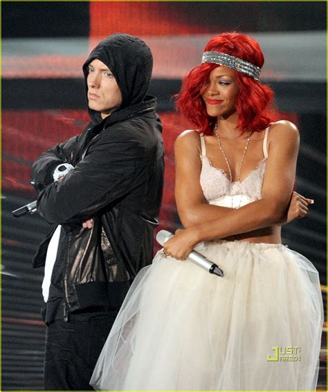 Rihanna And Eminem Vmas Performance Video Photo 2479626 2010 Mtv Vmas Eminem Rihanna
