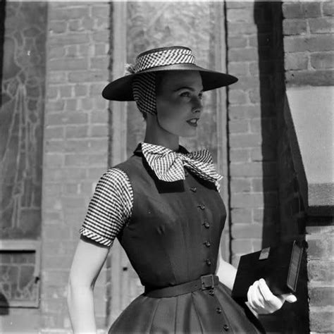 1955 Life Magazine Photo By Nina Leen Vintage Outfits Modern Vintage