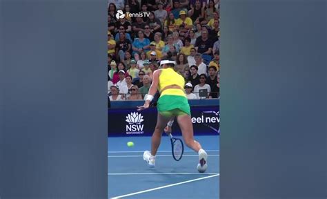 ajla tomljanovic with one of the cleanest volleys you ll ever see 😮‍💨 vcp tennis