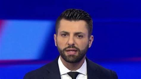 إعلامي لبناني يعلن مثليته الجنسية ويثير حالة من الجدل
