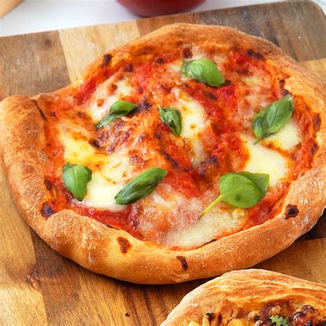Classic Margherita Pizza Cosori