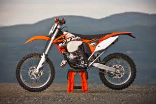 The bike will get the same light weight trelis frame, the pricing of the bike will be at par with many 200cc+ bikes. 2008 KTM 125 EXC: pics, specs and information ...