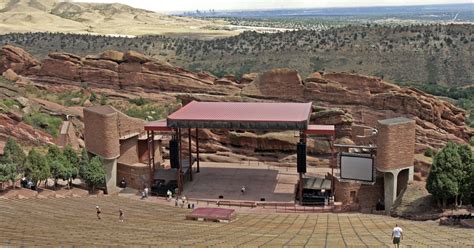 Colorados Red Rocks Amphitheatre Reopens With Tribute To Pandemic
