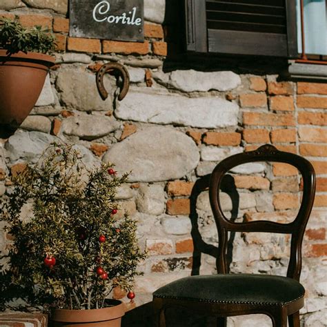 Agriturismo il pratone sito in val di cecina, é un oasi di 37 ettari con panorami mozzafiato per rilassarsi ed allontanarsi dalla frenesia della città. Scopri un agriturismo dove goderti la tranquillità delle ...