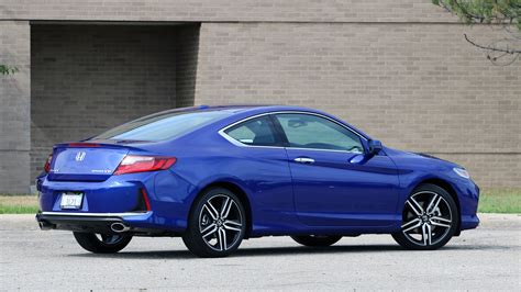 Prices shown are the prices people paid for a new 2020 honda accord sport 1.5t cvt with standard options including dealer discounts. Review: 2017 Honda Accord Coupe V6