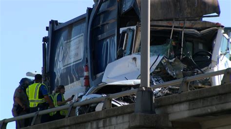 Deadly Crash Involving Truck 2 Other Vehicles In Downtown Austin