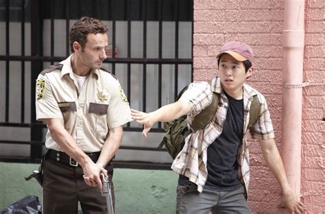 Rick And Glenn Season 1 The Walking Dead Walking Dead Season Steven Yeun
