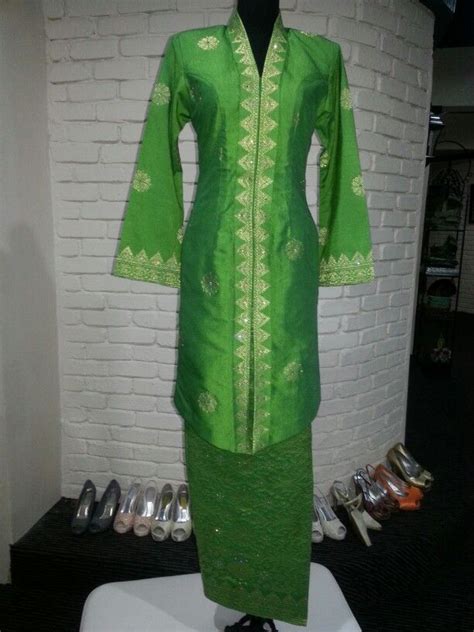 malay traditional kebaya songket tenun weddings dress pinterest kebaya baju kurung and