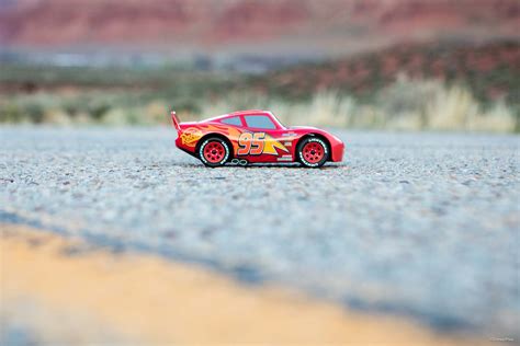 Voir cette épingle et d'autres images dans race car side par roman markov. Lighting McQueen Racer By Sphero Now At Apple | Mac Prices ...