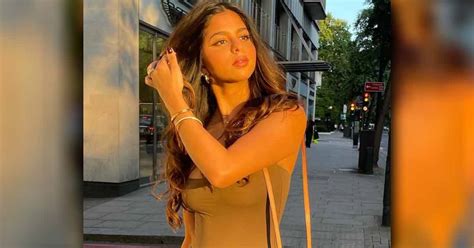 Suhana Khan Oozes Sexy ‘golden Girl In A Strappy Top See Pic Asume Tech