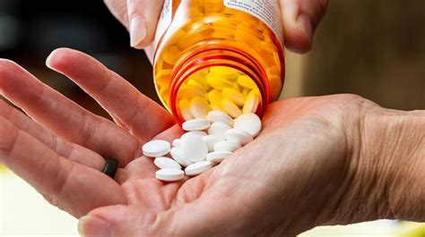 Risks And Rewards Of Using Opioids For Chronic Pain Relief Valley