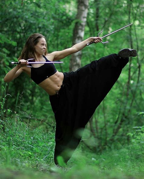 Pin By Gregg Wilson On Kung Fu Martial Arts Women Martial Arts Pose