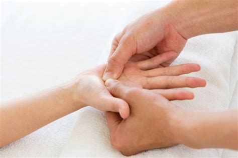 The Benefits Of Hand Massage Therapy For Seniors