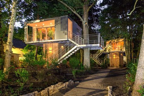 The Urban Treehouse Live Amongst The Trees For A Spell Tree House