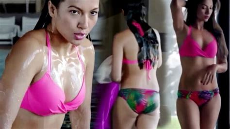 9 hot sexy gauhar khan bikini pics