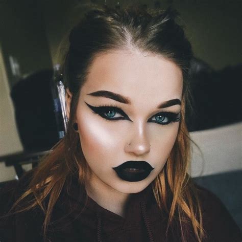 Incredibly Easy Halloween Makeup Ideas How To Do Eyeliner