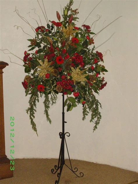 33 Christmas Flower Arrangements Church Images In 2021 Christmas