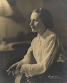 NPG P712; Vera Brittain - Portrait - National Portrait Gallery