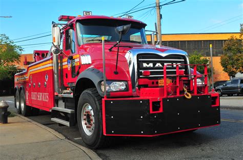 Fdny Fleet Services Tow Truck 2017 Mackcentury Mm16002 Flickr