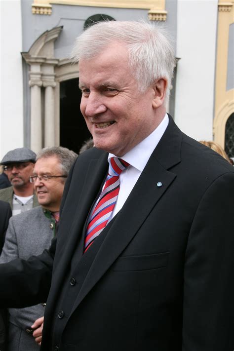 Von 2008 bis 2018 war er ministerpräsident des freistaates bayern. Buchloe: Horst Seehofer wird Ehrenbürger | RADIO SCHWABEN