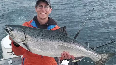 Catching Huge King Salmon On Lake Michigan Youtube