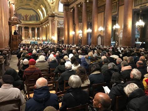 La Cathédrale De Rennes Bondée Pour Lordination Du Nouvel évêque