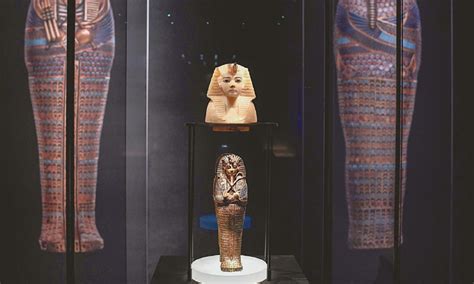 Paris Tutankhamun Show Sets Record With 142m Visitors Newspaper