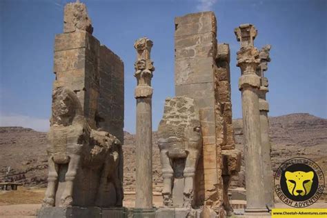 Culture Of Persia In Depth Tour 15 Days To Explore Iran S Monuments Monument Desert Tour Tours