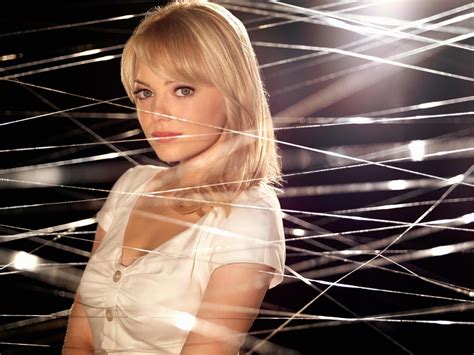 Gwendolyn maxine stacy was the classmate and deceased girlfriend of peter parker and the daughter of chief police officer, george stacy. Emma Stone Discusses Playing 'Tragic' Gwen Stacy in 'The ...