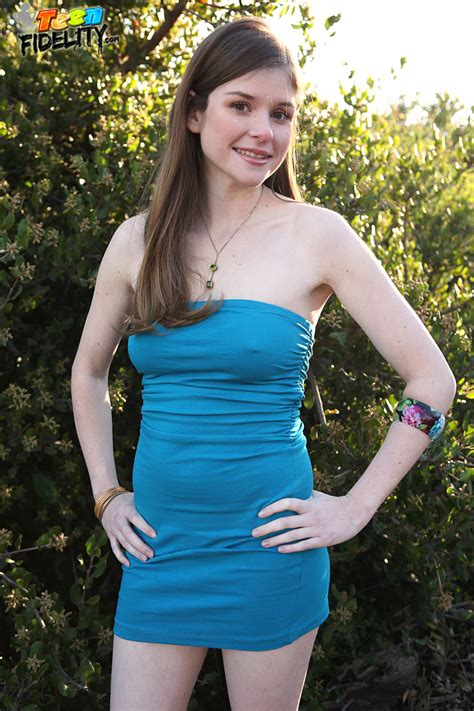 Lara Brookes Model