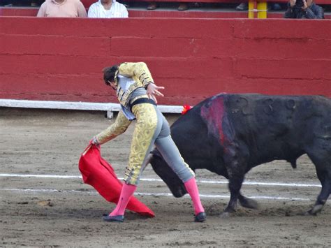 Panorama Taurino Del Per Imagenes En La Segunda Corrida De La Feria