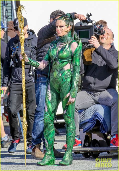 Elizabeth Banks Gets Into Action As Rita Repulsa On Power Rangers Set
