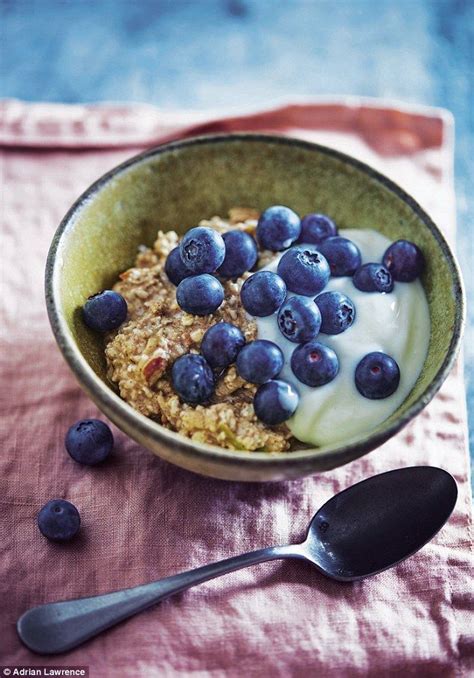 This blog chronicles the simple & delicious low calorie, ww friendly recipes, tips and hints that help me balance my love of food and. 5:2 food exclusive: Overnight bircher oats | Daily Mail Online (With images) | Food, Low calorie ...