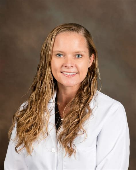 Samantha White Aprn Nurse Practitioner Bond Clinic Pa Bond