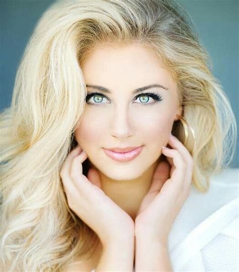 Samantha Paige Toney Gorgeous Blonde Gorgeous Eyes Gorgeous Women Big Hair Wavy Hair Blonde