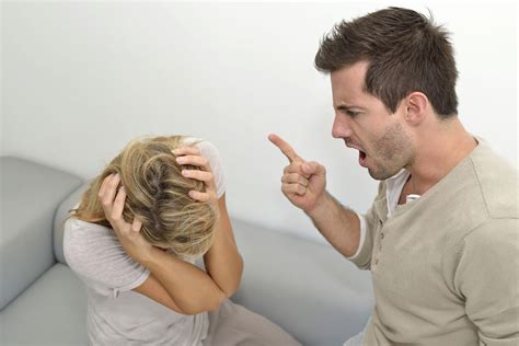 حلمت اني ضربت زوجي تفسير رؤيه الضرب في المنام المرأة العصرية
