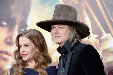 Lisa Marie Presley Splits With Husband And Guitarist Michael Lockwood Celebrity Net Worth