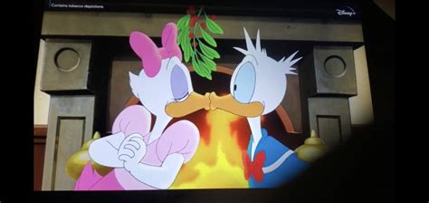 Donald And Daisy Kiss Scene 2 By Romanceguy On Deviantart